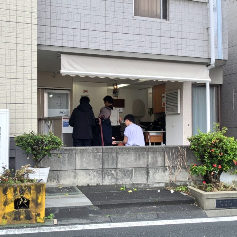 Barriers for Foreign Investors in Osaka’s Minpaku Market